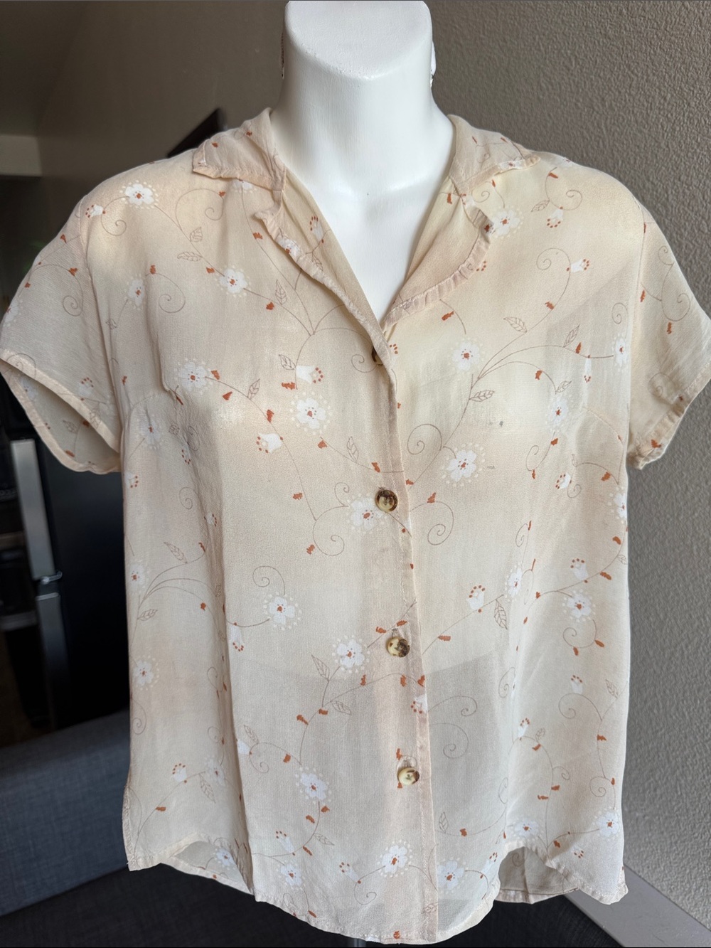 Vintage Cream Floral Short-Sleeve Button Front Top
-check my other tanks